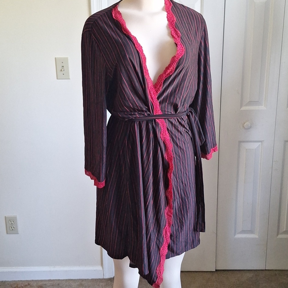 🎁California Dynasty Smooth Red Stripe Robe, Size S/M - Picture 7 of 7